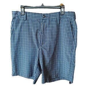 Izod Golf men’s plaid shorts pockets 9.25” inseam SZ 34 navy blue white